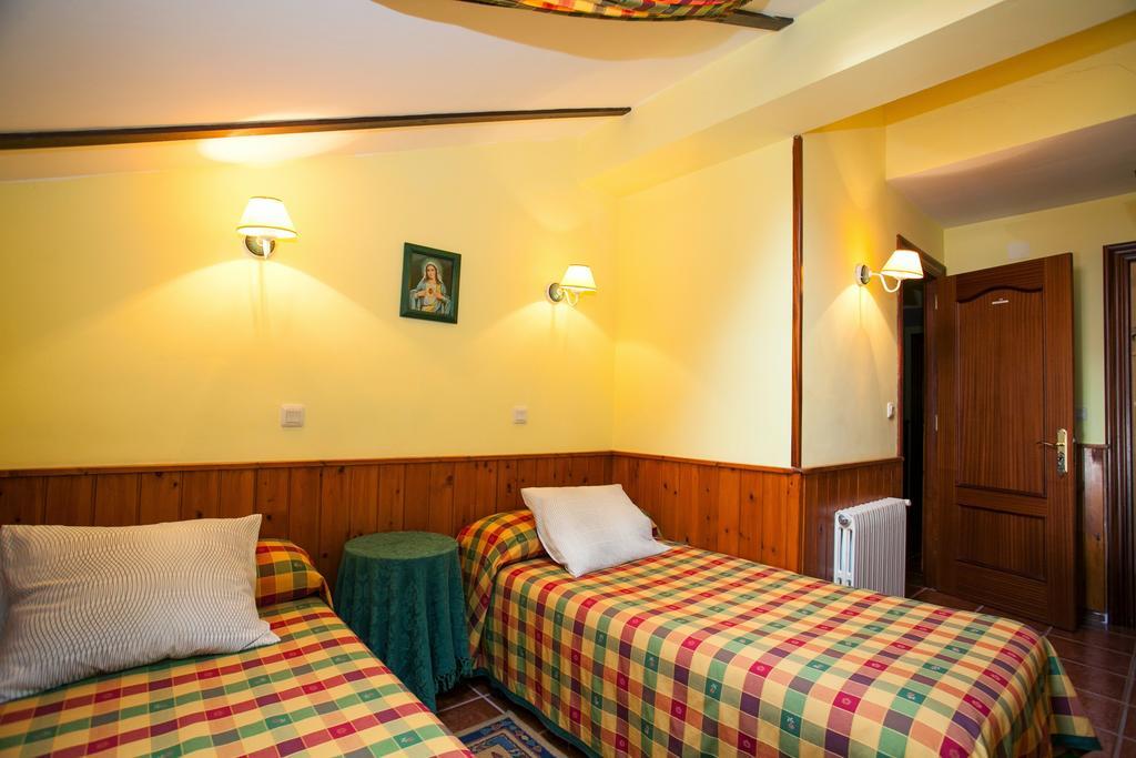 Nuestra Senora Del Carmen Hotel San Sebastián de Garabandal Quarto foto